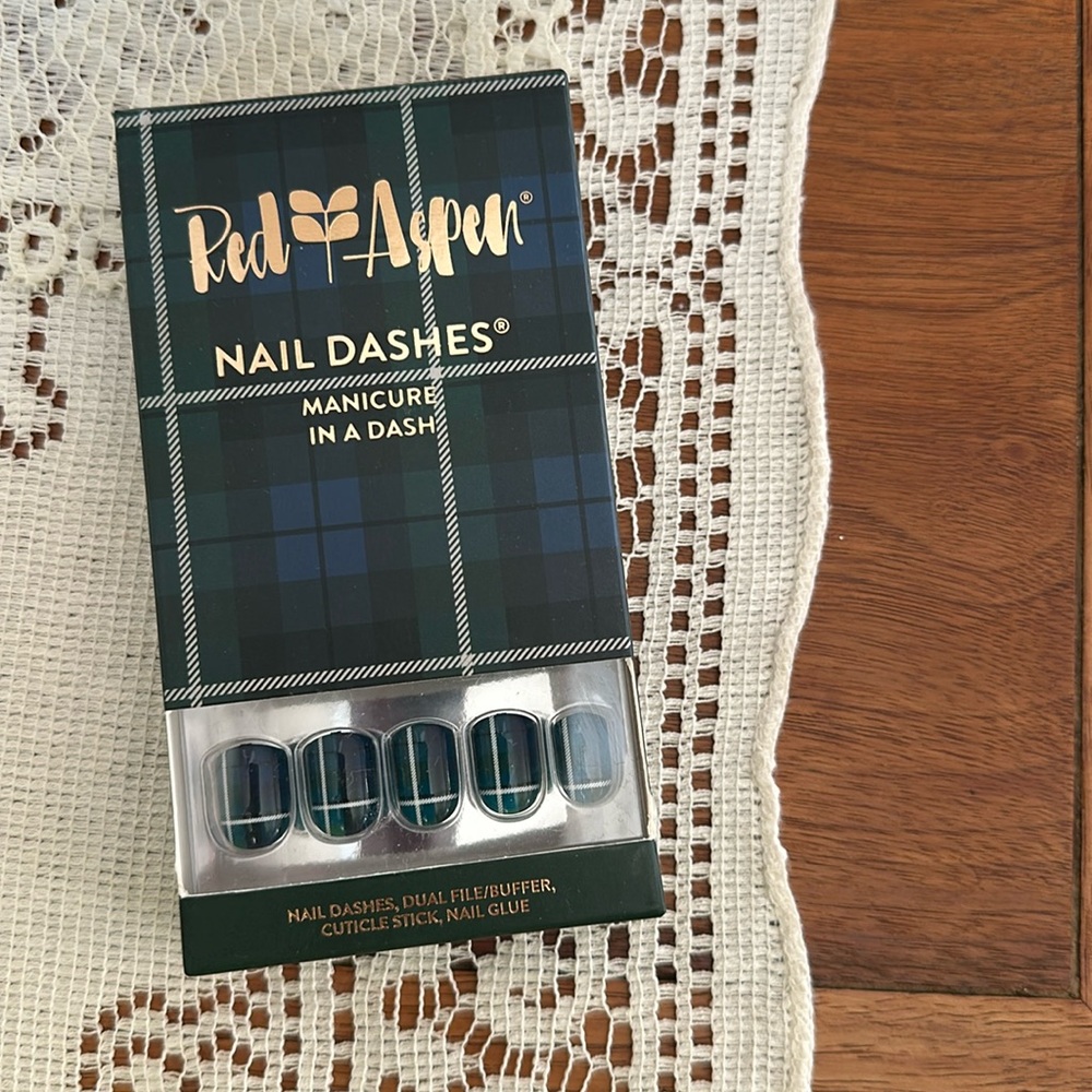 Red Aspen Nails